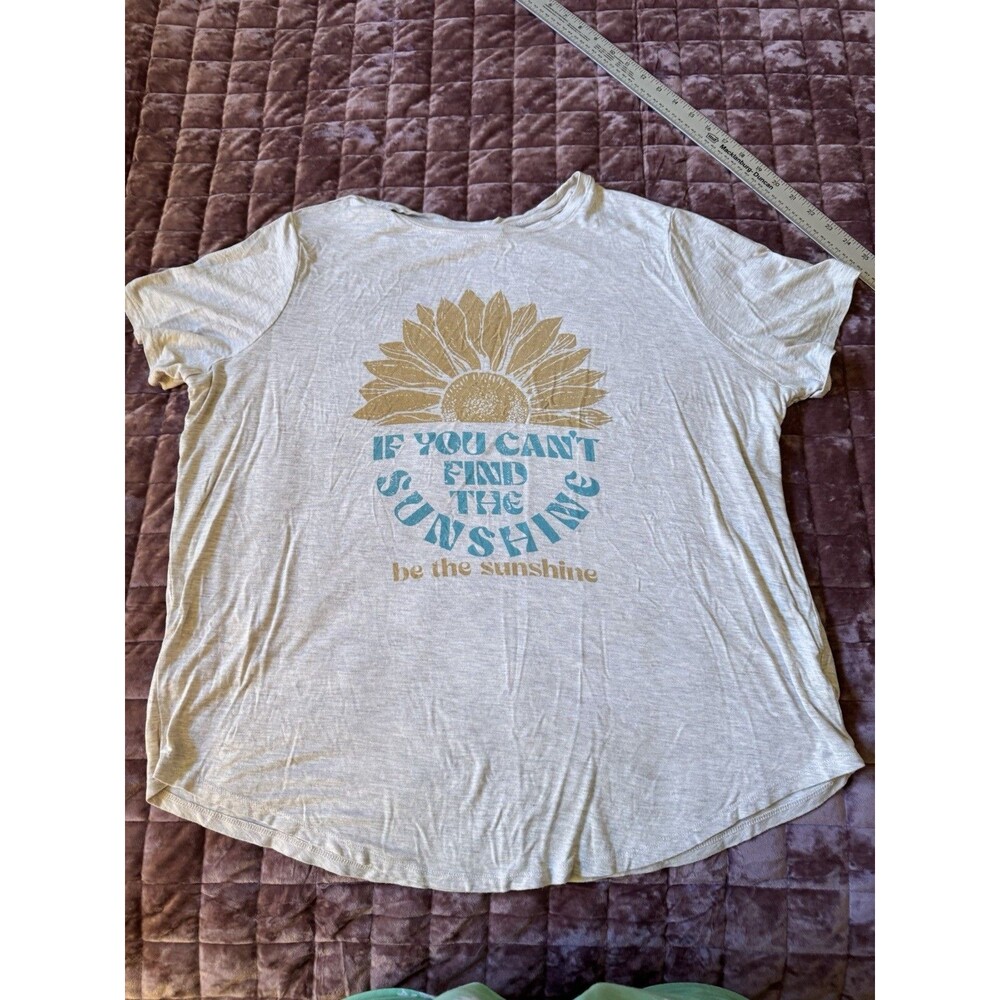 Maurices Women’s 1X Be the Sunshine Sunflower Graphic Tee Beige Plus Size - Picture 2 of 9